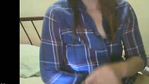 i'm this mature mexican webcam babe in part 2, gettin' all horny and teasin' my viewers