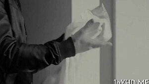 Watch This Italian Milf Get Her Ass Gaped Wide In Doggystyle?