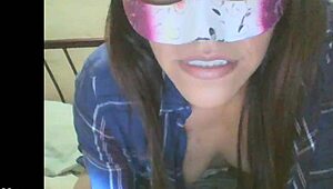 i'm this mature mexican webcam babe in part 2, gettin' all horny and teasin' my viewers