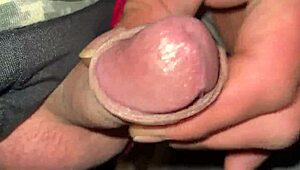 watch me flash and masturbate solo!