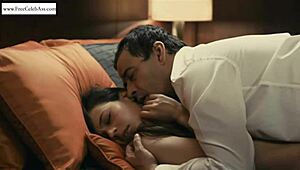 मार्टिना गार्सिया 2010 मॉस्किटो नेट सीन में स्टीमी होती है