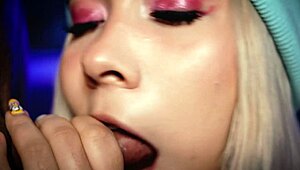 Pretty Babe Deepthroats Hard Cock in Close-Up Webcam Show