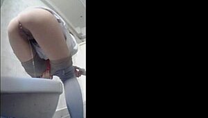I can't stop watching her piss in secret