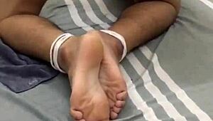 Hey, check this hot Vietnamese massa boy in action!