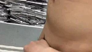 Hey, check this hot Vietnamese massa boy in action!