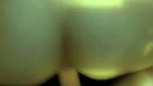 Jeune Française Se Fait Prendre Salement Chez Elle en Mode Brut