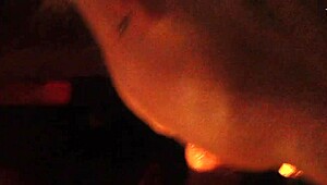 this blonde twin is better than her sister 😏