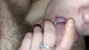 my fat ass bounces while getting dick sucked with gagging 😈