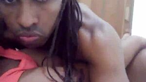 Prima safada feels deep pleasure from oral cock action