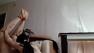 I tied her legs for that intense orgasm, girls flying high 😍