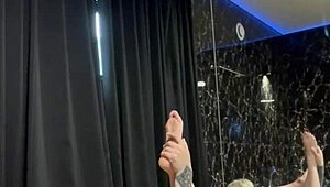 Watch me squirt all over this hotel room bed!