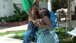 i love that big beautiful black girl sucking before getting rammed