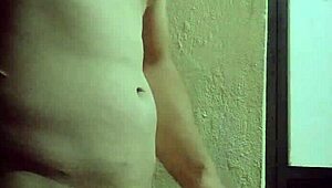 sina malvako me masturbo desnudo al salir de la ducha, feelin sexy and horny after that shower