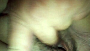 relaxing massage turns into handjob fun