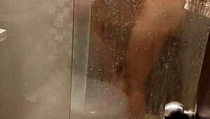 Me Encanta Espiarla Mientras Se Baña Y Después Pedirle Que Me La Chupe Y Yo Lamer Su Culo