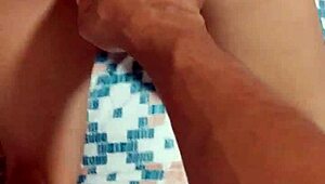 Me Encanta Espiarla Mientras Se Baña Y Después Pedirle Que Me La Chupe Y Yo Lamer Su Culo