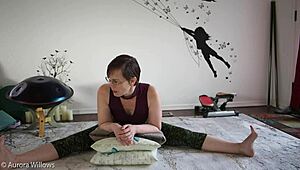 The russian milf in yoga pants gives a lesson on nude poses and cameltoe teasing