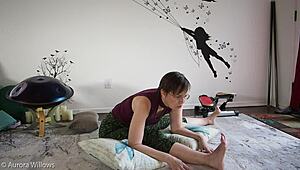 The russian milf in yoga pants gives a lesson on nude poses and cameltoe teasing