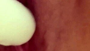 hey, wanna see pussy getting fucked with a dildo and squirting? 😏