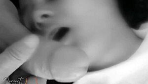 अरे, मेरा लड़का मेरे मुंह में घुसना पसंद करता है! 😜