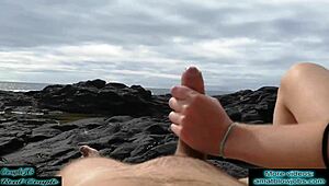 Wet Fuck on Public Beach, Cumshot Without Hands 😏