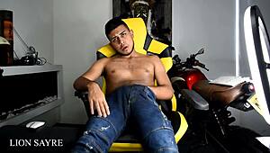 Ghost in my room throws the lamp away