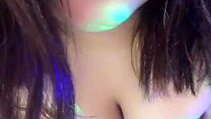 Hey, wanna see how wild Vietnamese girls get in bed?