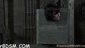 slave hottie punished in latex garage