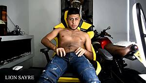 Ghost in my room throws the lamp away