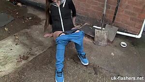 I love watching leyla morgan flash outdoors in public