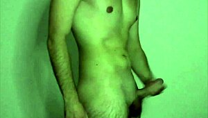 masturbating solo on webcam 😏