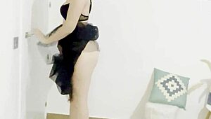 i love teasing this mature woman