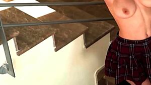 pap deja que tu sucia hijastra te muestre como montar una gran polla