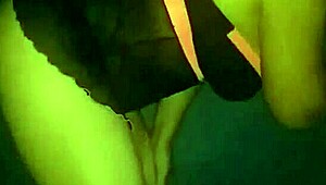 rica colombiana milf gets big cock cumshot