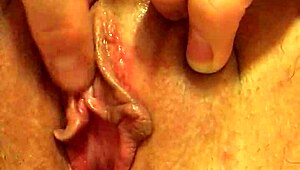 Hey, watch my wife masturbate at home 😏