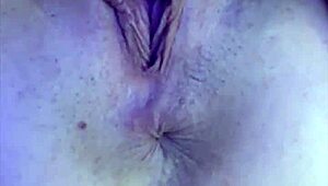 Ki-sim intensely masturbates on webcam, squirting profusely!