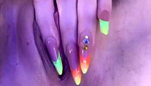 Ki-sim intensely masturbates on webcam, squirting profusely!