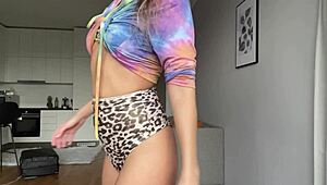 Wow! Watch sexy Melena Maria Rya dance so seductively!