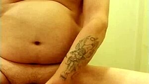 hey dude, stroke that cock with the ring now