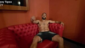 latina tem aimi kokoro l� no red pra fechar o ano em grande estilo imperd�vel with blowjob and cumshot