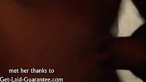 धांसू ब्रूनेट बेब चूसती और कड़ी लंड पर सवार होती ब्रूनेट चुदाई