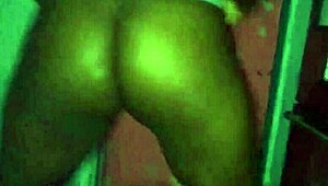 Hey, wanna sneak in for a quick Jamaican-X bang?