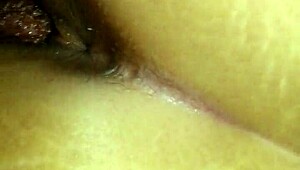 Big Booty Chick Cums on Dick During Penetration