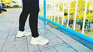 My sister-in-law has a huge ass, I record to see what happens 😉