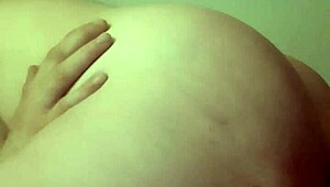 fucking my girlfriend on top, her pussy dripping cum 😏