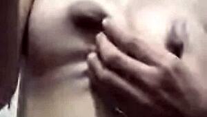 Mature Venezuelan Latina Performs Webcam Show