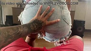 Sarrou A Buceta No Shortinho E Pediu Pica