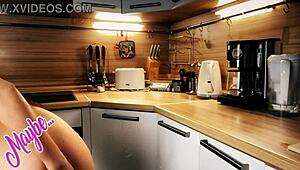 look at this girl with a sweet ass cumming from her fingers