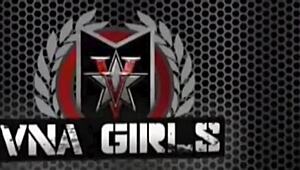 पेनी पैक्स, तैयार हो इस हार्डकोर ग्रुप सेक्स के लिए? हमारे साथ शामिल हो इंटेंस एनल कमशॉट सेशन के लिए रेडहेड्स के साथ!