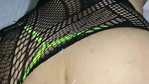 the wife squirts and gets cumshot all over her hair